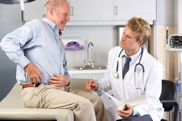 consultation with a doctor about hip arthritis